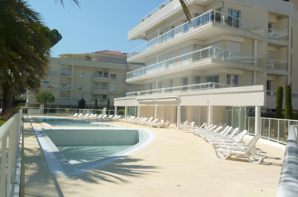 Stunning 2 Bed, 2 Bath Apt On The Cannes Sea Front Has Swimming Pool And Is A Secure Modern Building 464 Esterno foto