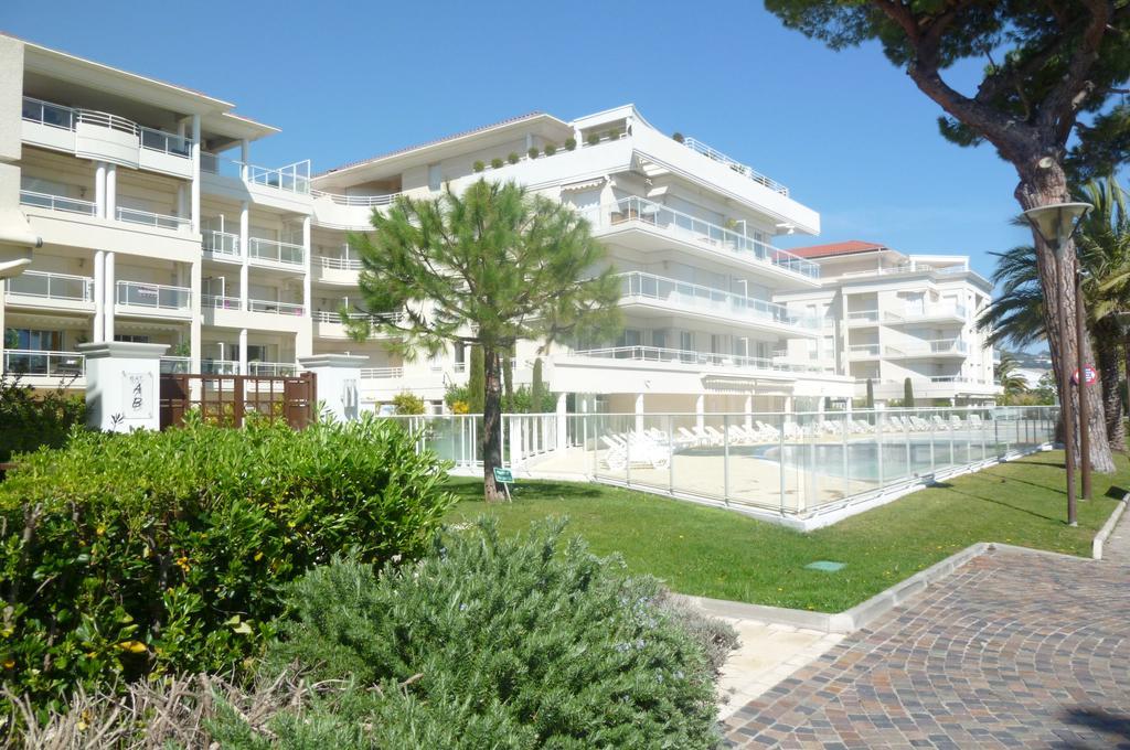 Stunning 2 Bed, 2 Bath Apt On The Cannes Sea Front Has Swimming Pool And Is A Secure Modern Building 464 Esterno foto