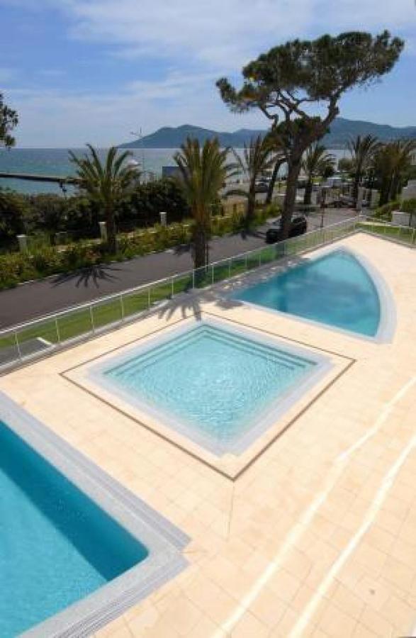 Stunning 2 Bed, 2 Bath Apt On The Cannes Sea Front Has Swimming Pool And Is A Secure Modern Building 464 Esterno foto