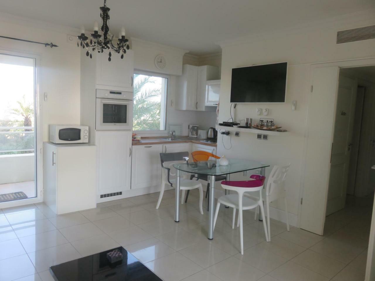 Stunning 2 Bed, 2 Bath Apt On The Cannes Sea Front Has Swimming Pool And Is A Secure Modern Building 464 Esterno foto