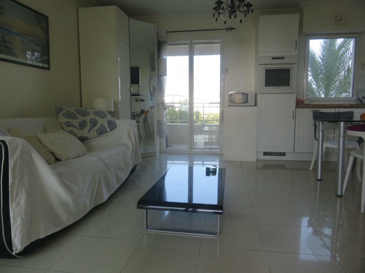 Stunning 2 Bed, 2 Bath Apt On The Cannes Sea Front Has Swimming Pool And Is A Secure Modern Building 464 Esterno foto